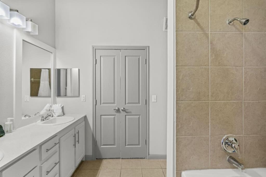 Luxury 2br 2b With Pool & Free Parking Apartamento
