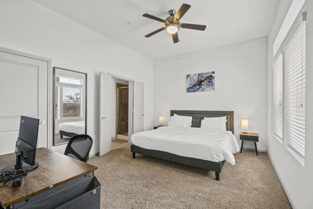 Luxury 2br 2b With Pool & Free Parking Austin